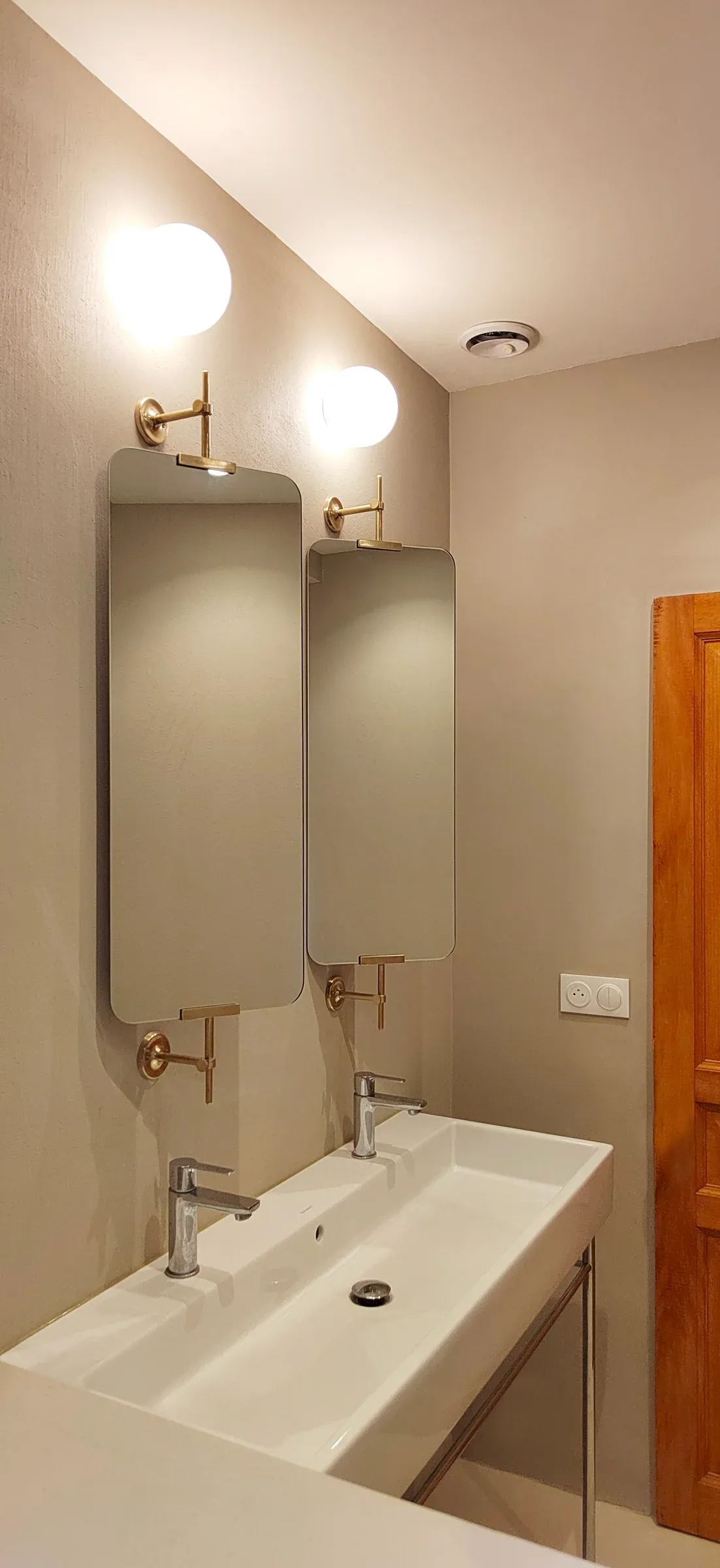 projet architecture interieure eoures renovation salle de bain beton resine