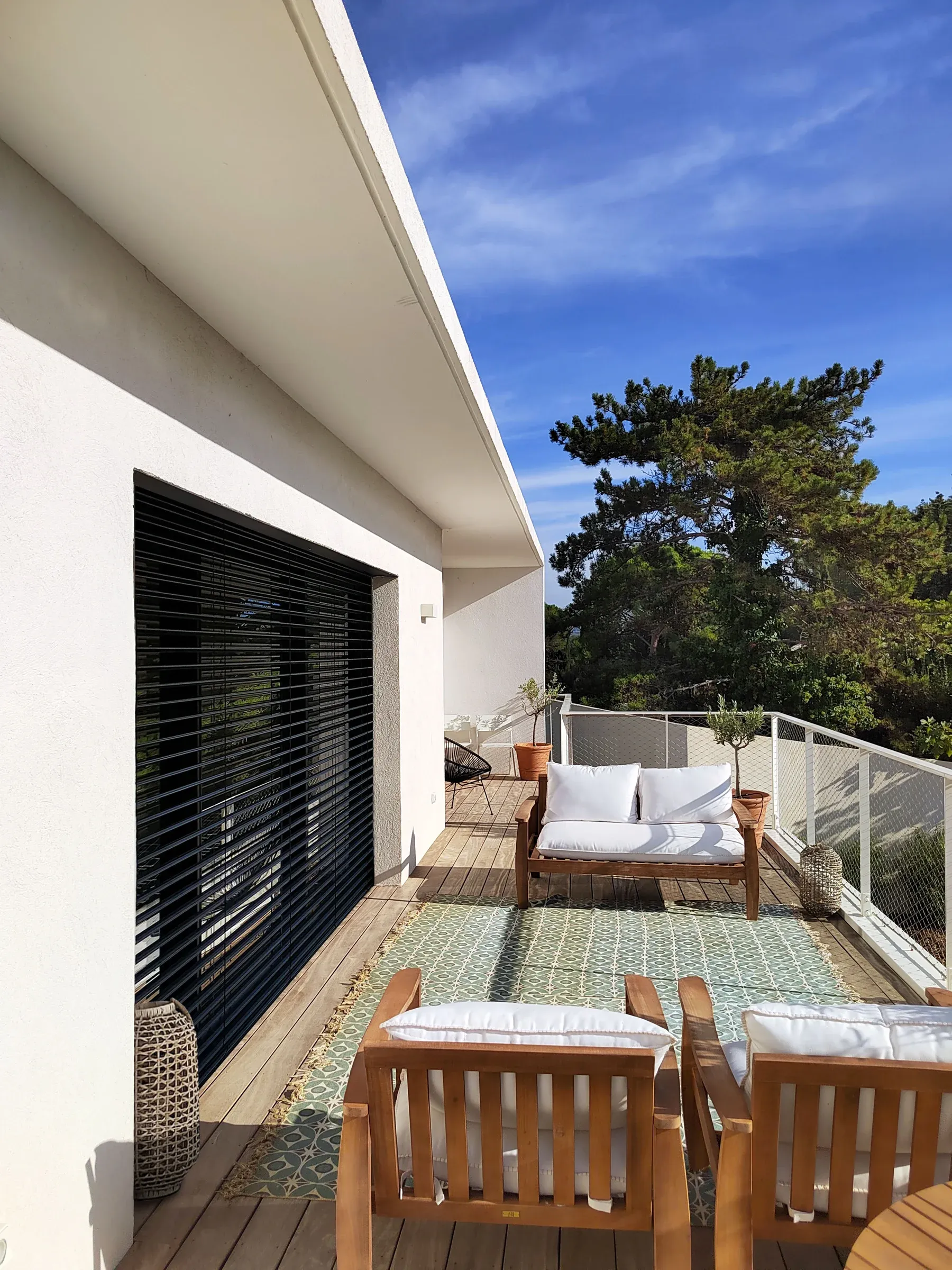 renovation maison et amenagement extension aubagne terrasse bois et garde corps metallique