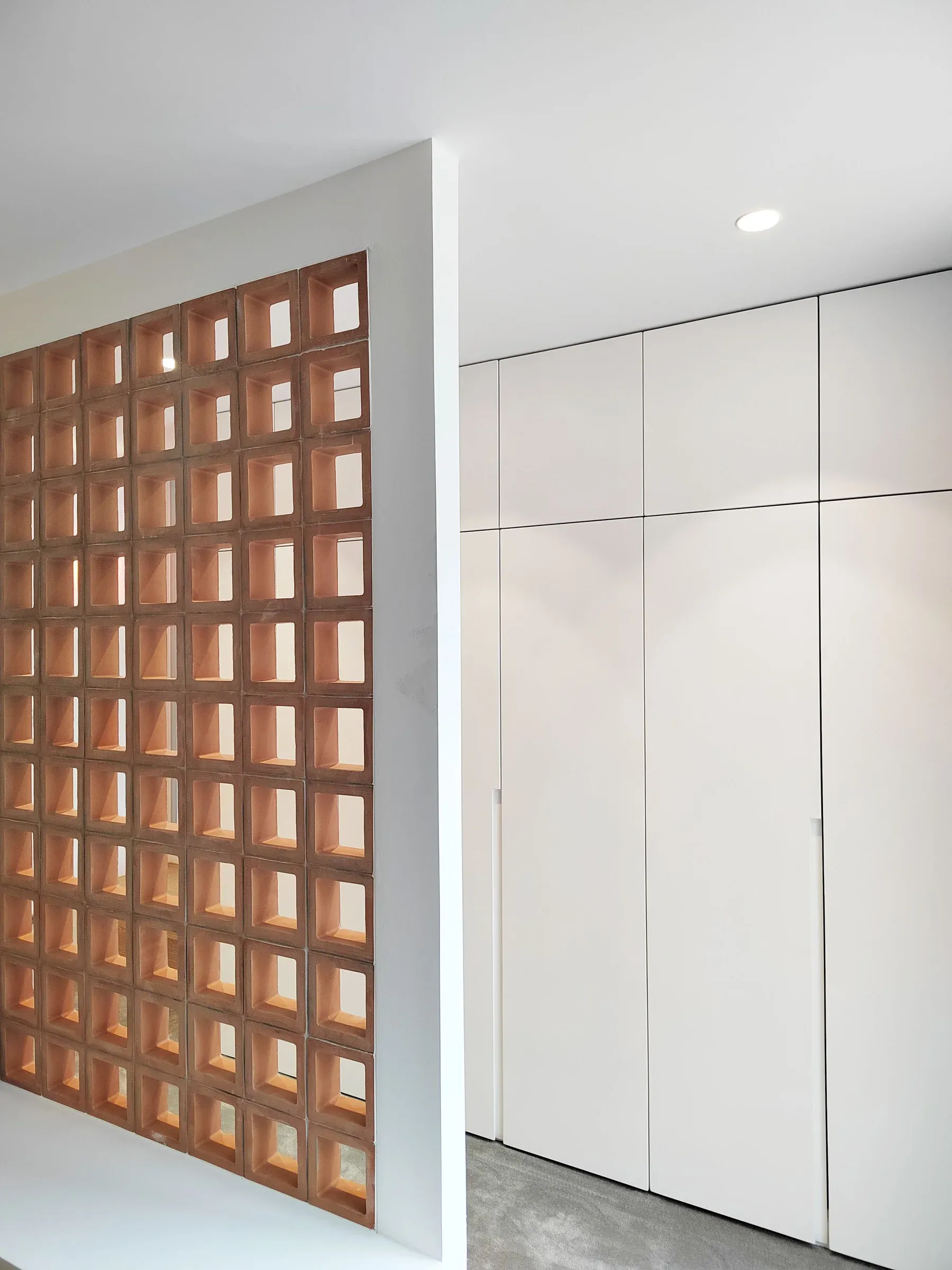 renovation maison lascours filtre en terre cuite et placard sur mesure
