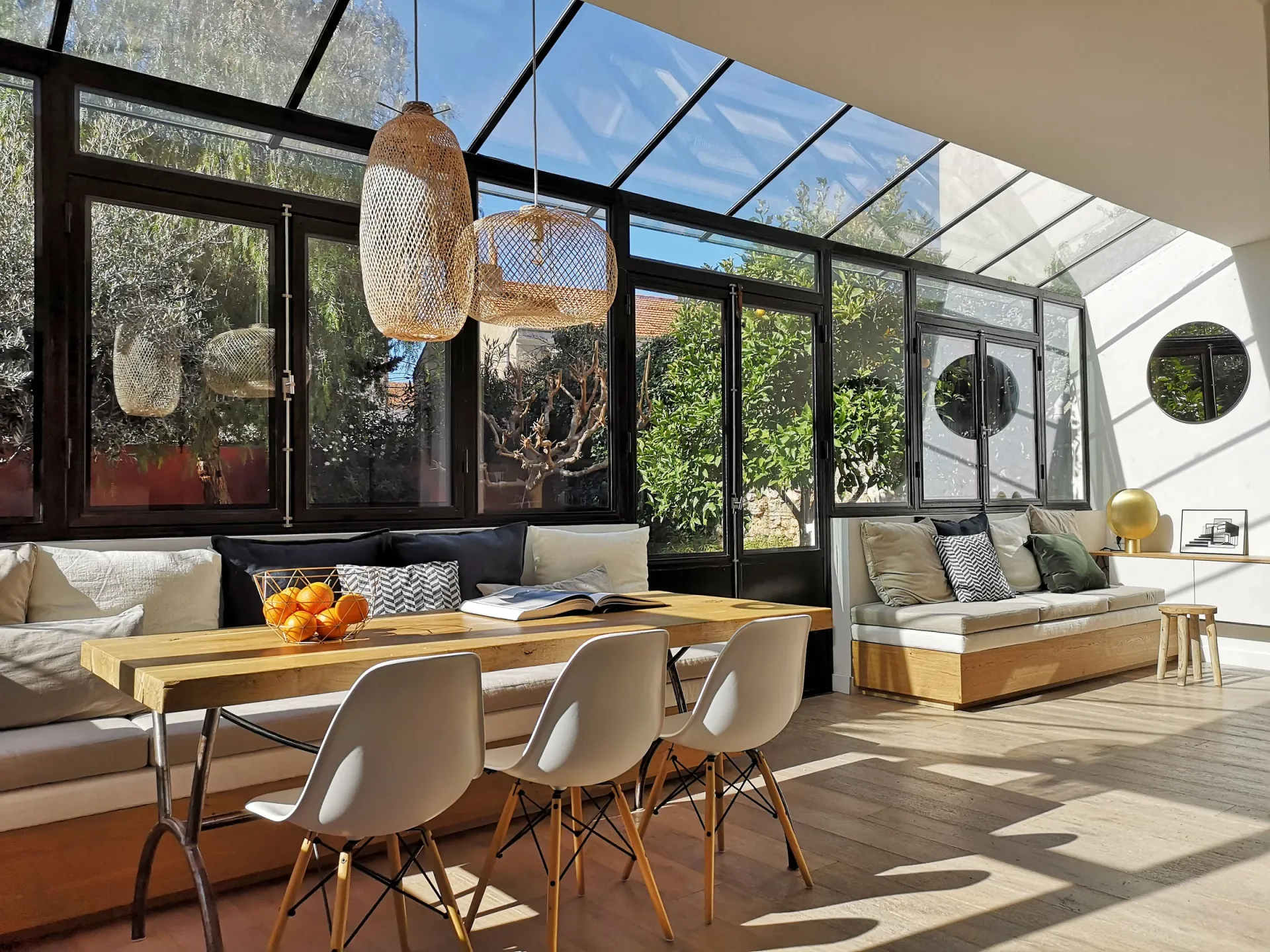 renovation maison marseille banquettes sur mesures sous verriere