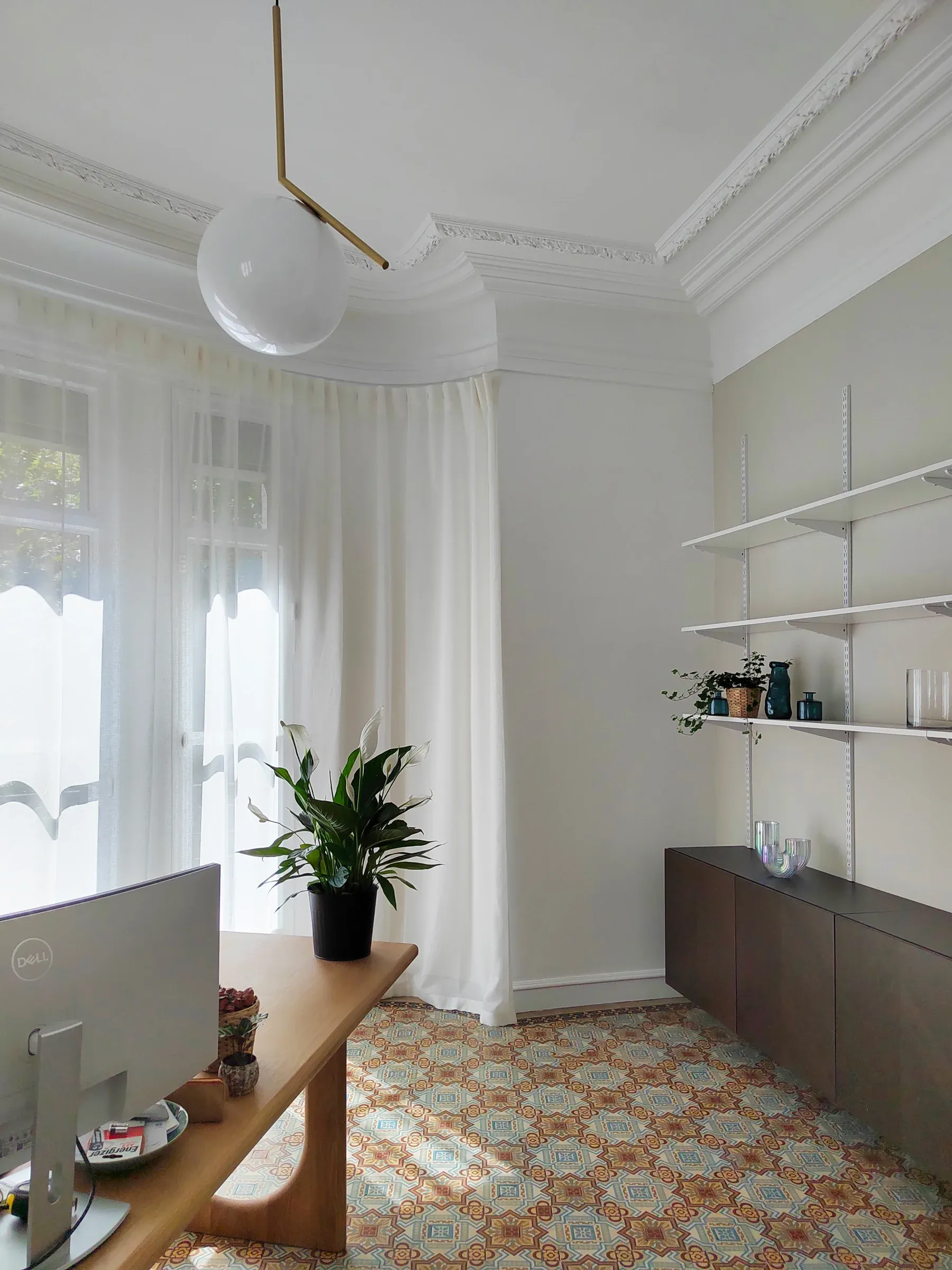 renovation rue paradis bibliotheque sur mesure avec etageres sur cremailleres