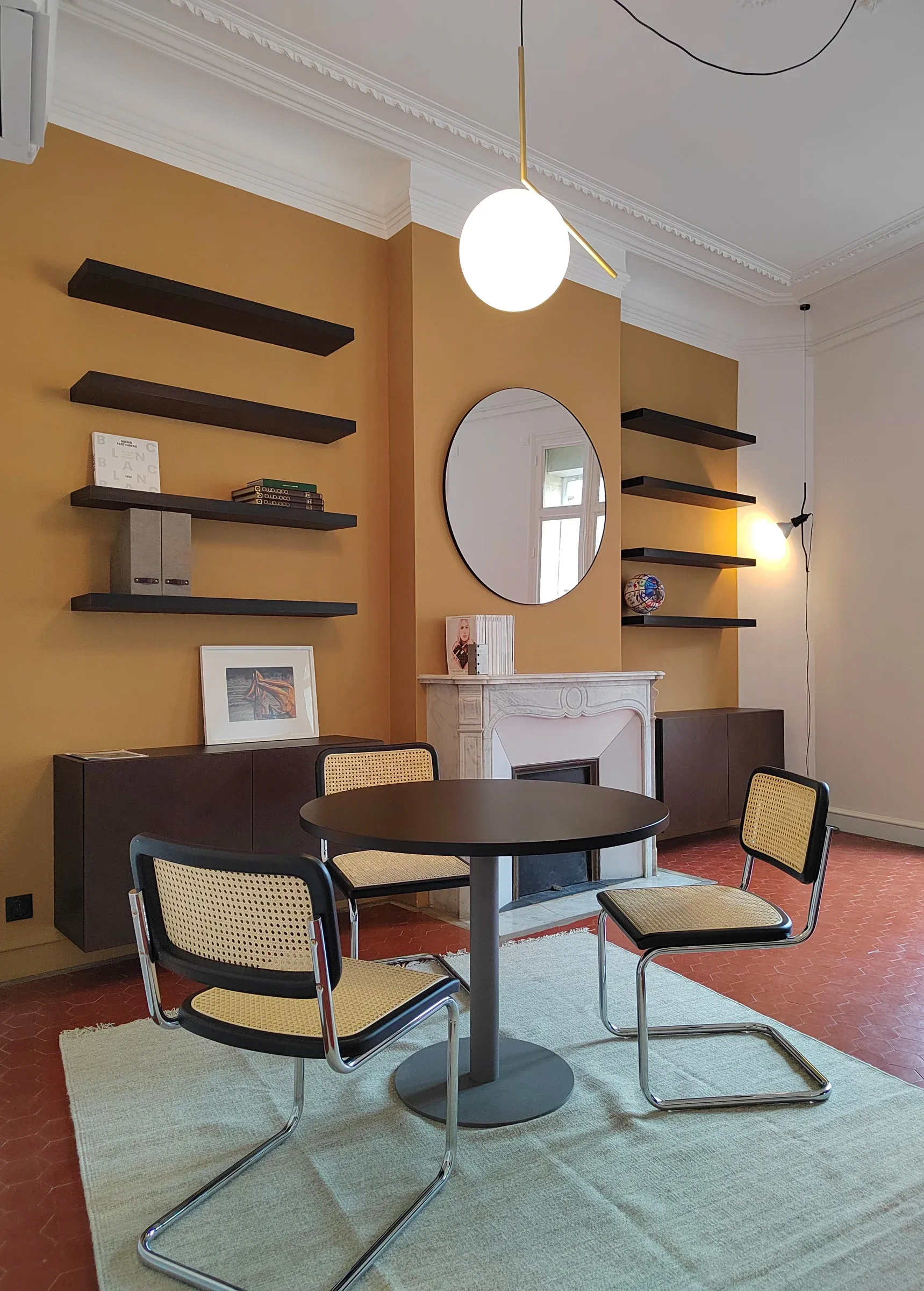 renovation rue paradis espace bureau peint en jaune sable