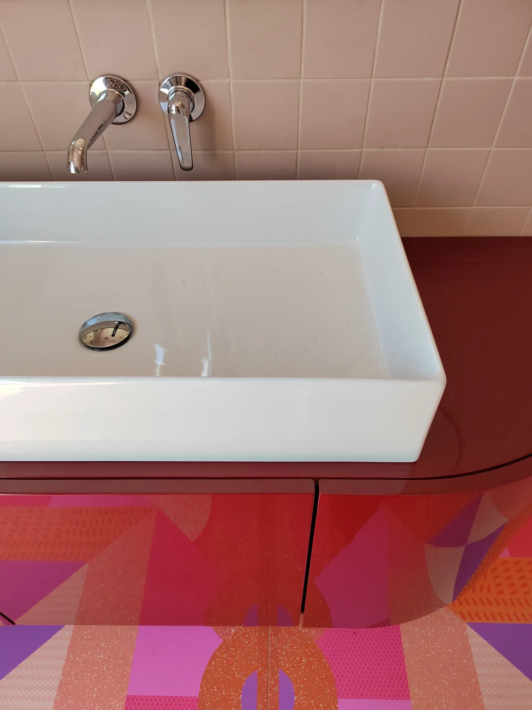 renovation suite parentale meuble vasque et carrelage avec joints graphiques